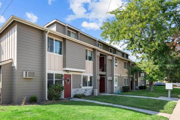$1,950 / 3br - 1875ft2 - On-Site Management, Non-Smoking, Baseboard Heaters, A/C Wall Units63981531644419122