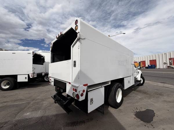 2015 Ford F-750 XL - Photo 5