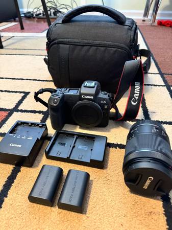 Like new Canon EOS R mirrorless digital camera with 24-105mm lens kit 1