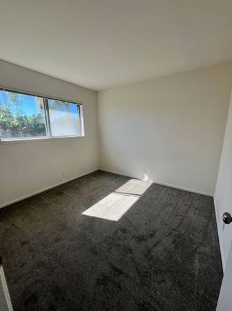 Private Single Room w/ Shared Bathroom 1