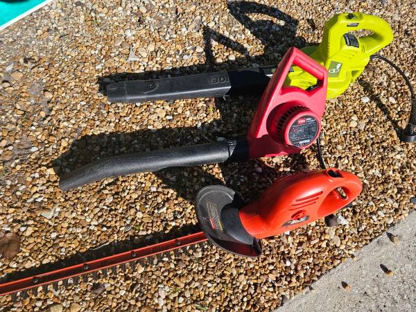 Leaf Blowers, Hedge Clippers 1