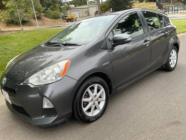2014 Toyota Prius C -- Great fuel economy and reliable ride - $5,950 (daly city)63624062900097123