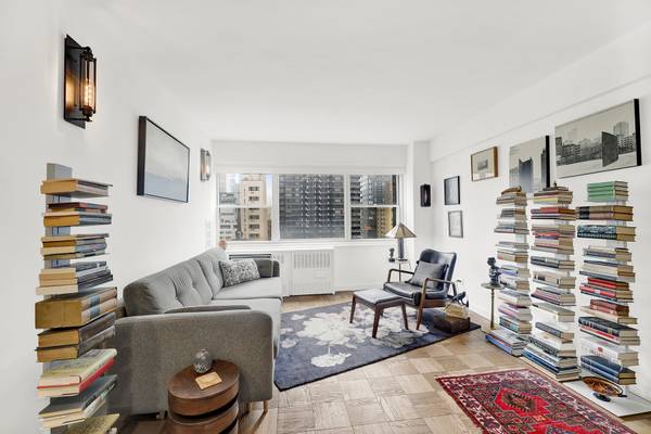 $3,950 / 1br - No Fee | Quiet, Spacious, Turtle Bay One-Bed / Doorman Building (Midtown East)63788856960897122