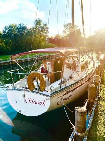 1975 Newport 30-2 Sailboat sleeps 6 + heavy duty trailer 1