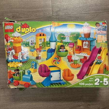 DUPLO Big Fair (10840) 1