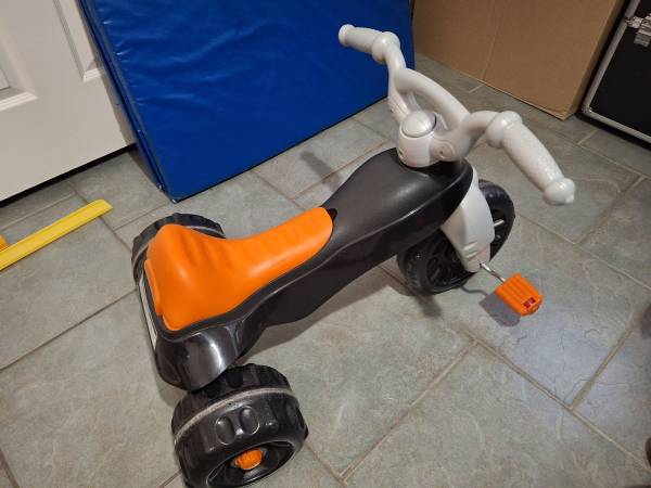 Toy Harley Davidson 3 wheeler 1