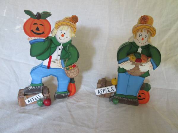 Fall Season Decor Wooden Figurines 1