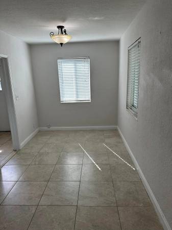 $2,200 / 2br - Beachside 2 Bedroom with Electric Included! (Deerfield Beach)63983673263107121