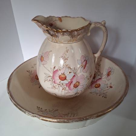 Wash Stand Set/Basin and Pitcher 1