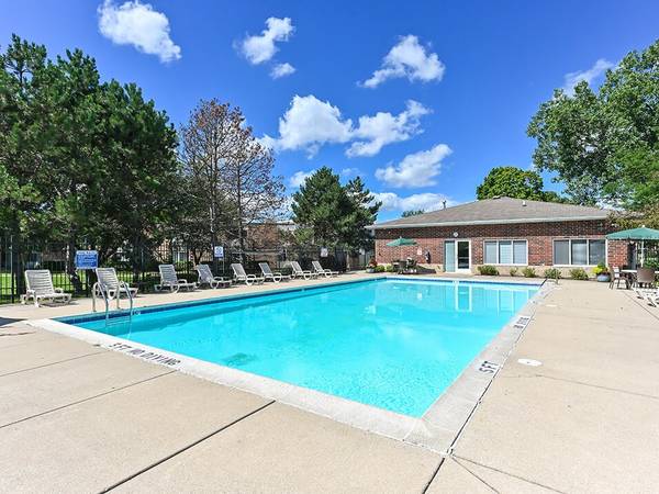 $1,725 / 2br - 978ft2 - 2 Bedroom Available Soon!! (Waukegan, IL 60087)63774346377985124