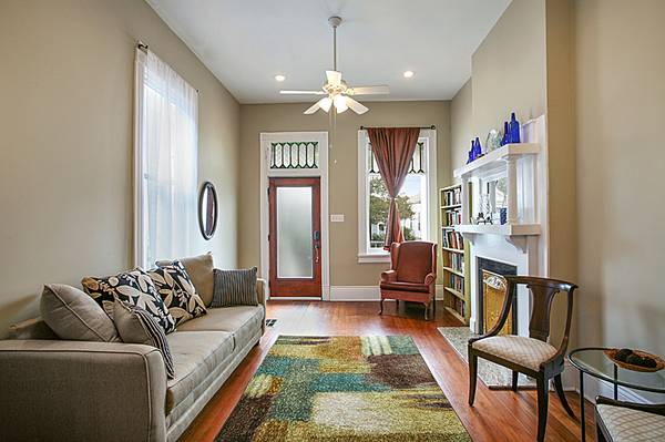 $695 / 5br - 3950ft2 - HUGE uptown Rental Hous 5br - Live like locals -12 guest , 463903769355906121