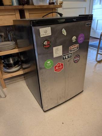 Mini Fridge 1