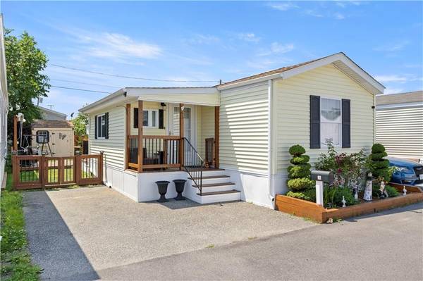 $149,900 / 2br - 896ft2 - Home in East Providence for Sale (63 East Drive)64002828562435124