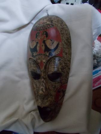 A wooden mask 1