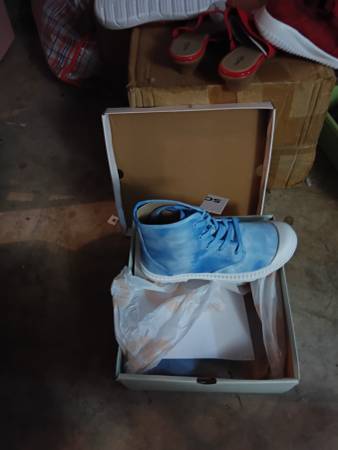 BRAND NEW SUPER CUTE SNEAKERS 1