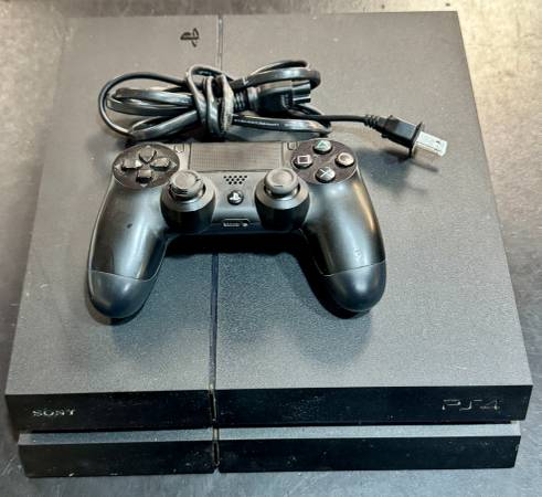 PS4 CONSOLE 1