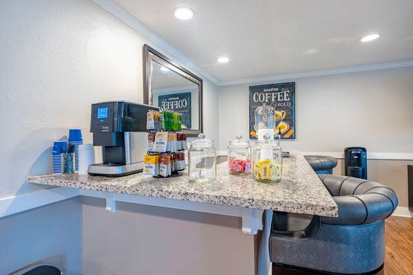 $1,149 / 2br - 850ft2 - 2/BD, On-Site Management Team, On-Site Laundry Facility (12221 Fleming Dr, Houston, TX)63906678741890123