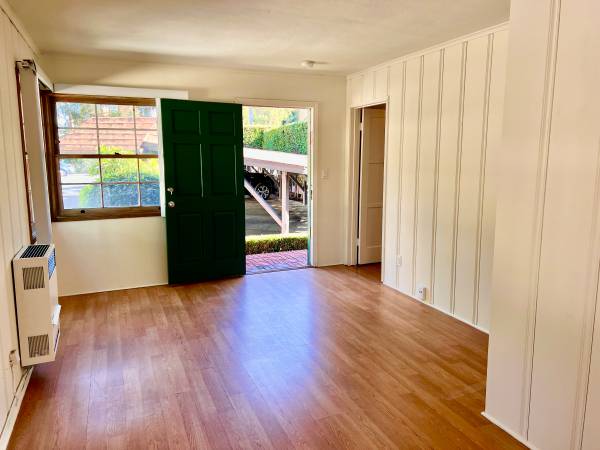 $1,795 / 1br - 500ft2 - Cabaña dúplex de 1 dormitorio acogedora y encantadora (Hillcrest)63866049275523122