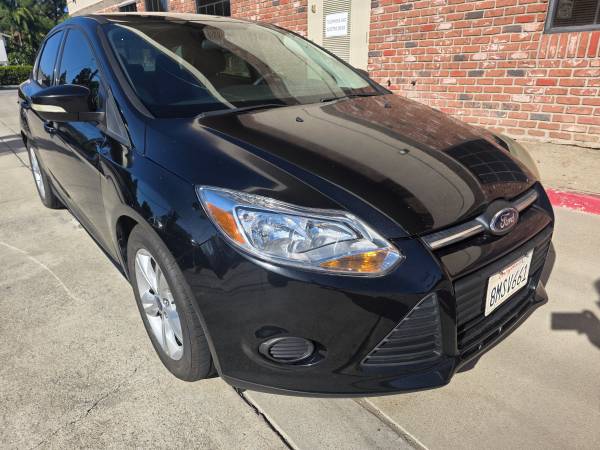 2014 Ford Focus SE *** 115K LOW MILES *** *** GAS SAVER - 4 CYLINDER * 1