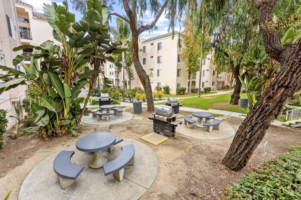 $4,450 / 3br - 1450ft2 - Autumn Vibes! Great 3Bd, 2Ba Apt! 1st Month Free at Move-In! (UTC/San Diego)63841345130243123