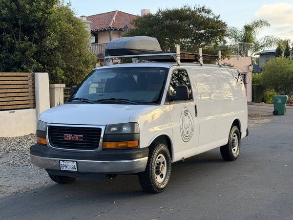 2010 GMC Savana 3500 Camper