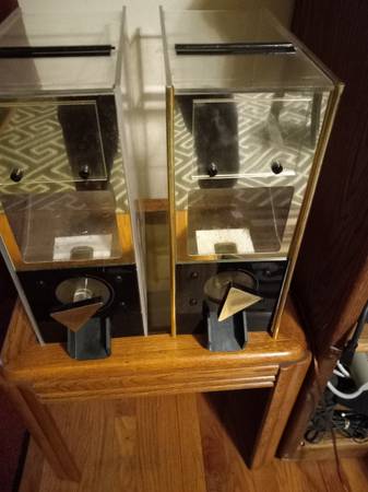 PET FOOD FEEDER GRAVITY LUCITE BINS 1