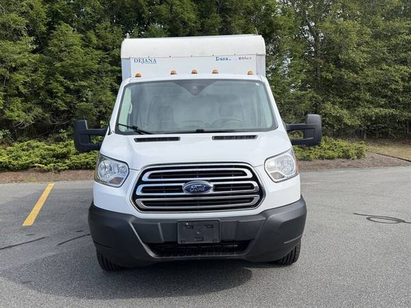2019 Ford Transit 10' - Photo 9