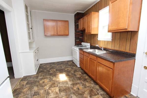$1,249 / 1br - Charming 1BR w/ Character & Spacious Kitchen 🍳✨ on SHADY AVE! (Squirrel Hill, Pittsburgh)64013533080835120