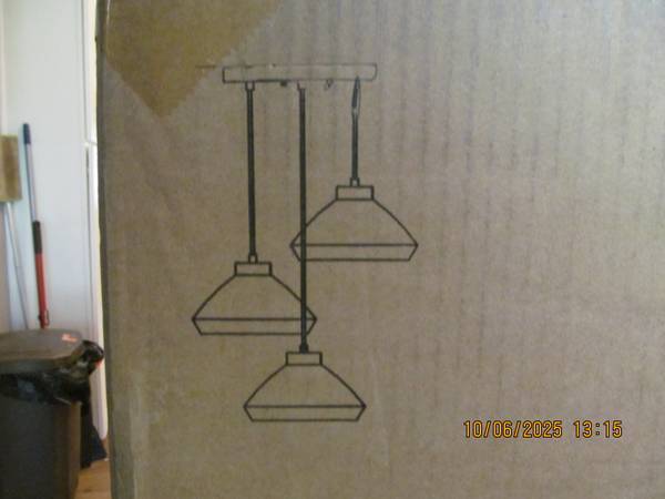 Ceiling light hanging fixture 1