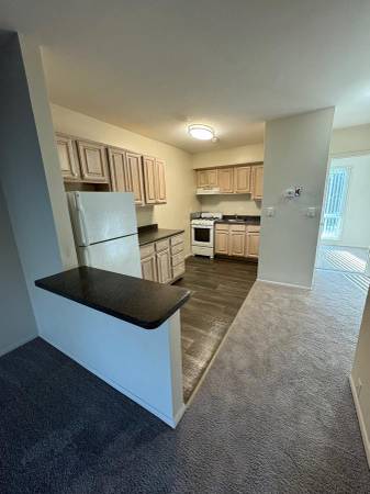 $1,545 / 476ft2 - Less than a mile from Thayer Street (Olney Street)64002827606274120