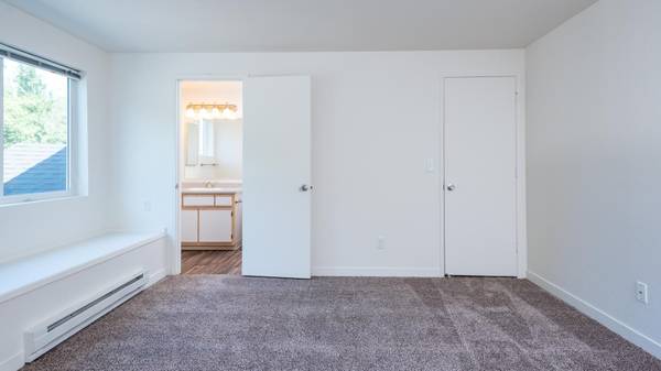 $2,246 / 2br - 1096ft2 - We have the perfect 2 bed 2 bath for you and your pets! Tour today! (Tigard - Fanno Creek Park)63999452140162122