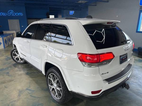 2018 Jeep Grand Cherokee Limited. ¡Aprobación de crédito garantizada! a - $15,495 (+ Wes Financial Auto)63488105741185124