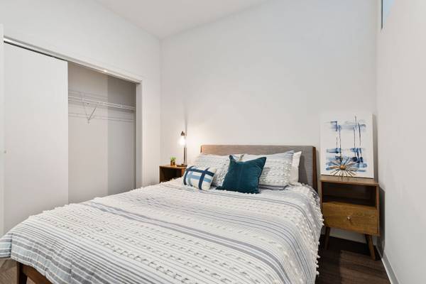 $2,014 / 1br - Luxury Logan Square 1 Bedroom with Fitness Center and In-Unit WD (Logan Square)63898858439042122