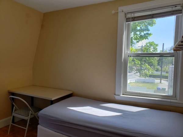 $825 1 Mile to D-line T, 60 Bus & Wegmans, Cozy Room with Free Parking (Newton)63810039754499121