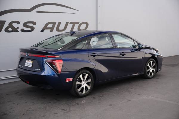 2018 Toyota Mirai sedán Nautical Blue Metallic - $7,568 (LLAME 916-512-6289 !!)63619287114753123