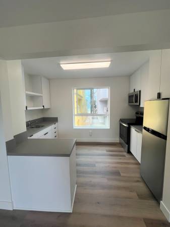 $3,395 / 2br - 850ft2 - 2BD/1BA OCEAN VIEW, BEACHSIDE APARTMENT IN THE HEART OF MISSION BEACH! (3540 Mission Blvd #6)63663768966787122