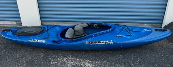 Liquidlogic Remix XP9 Crossover Kayak Blue w/ Retractable Skeg
