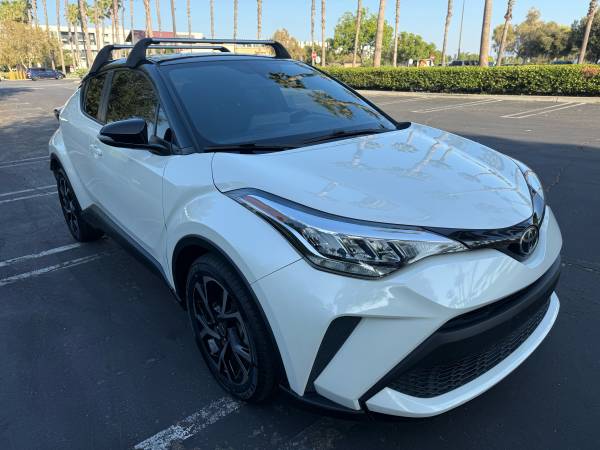 2020 Toyota CHR C-HR XLE Hatchback wagon sedan 4 door - $19,699 (Winnetka)63436936279937123