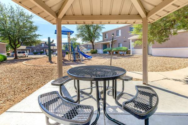 $1,475 / 3br - 1097ft2 - Reduced Prices AND Move In Special!63617471135233124