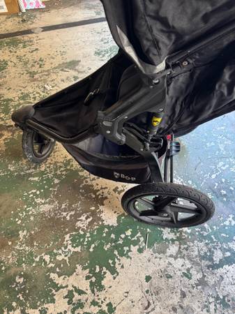 B.O.B. Jogging Stroller 1
