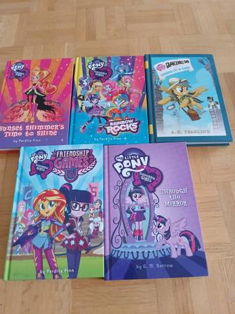 5 MY LITTLE PONY hardcover books 1