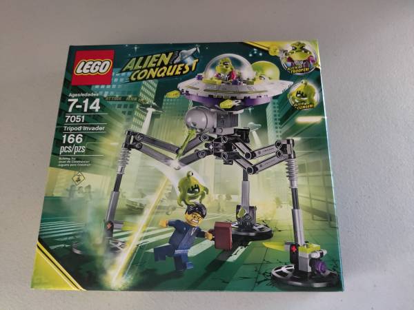LEGO Alien Conquest Tripod Invader 7051 1
