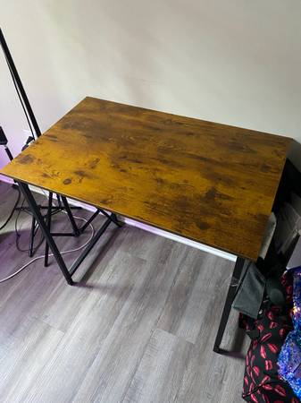 Desk 1