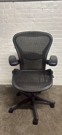 Herman Miller Aeron Size B - Fully Loaded 1