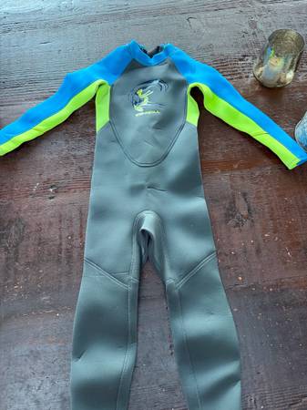 Kids O’Neil wetsuit 1