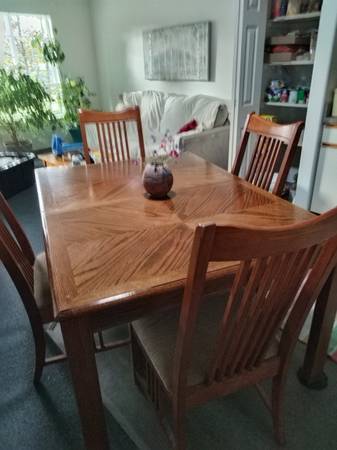 Sofa excellent condition /table and chair/ dresser 1