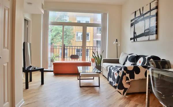 $2,995 / 3br - $500 OFF: 3BR in GREAT Uk Village Location (Ukrainian Village / Wicker Park)64041646999042120
