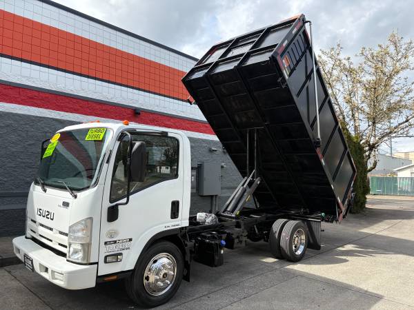 2012 Isuzu NRR W5500HD - Photo 2