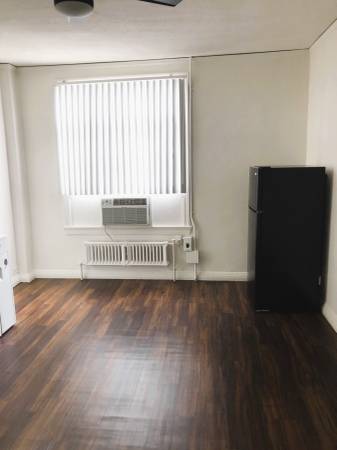 $1,695 Efficiency Unit in Beautiful High Rise Apartment! Parking Available! (Westlake)63953073450882121