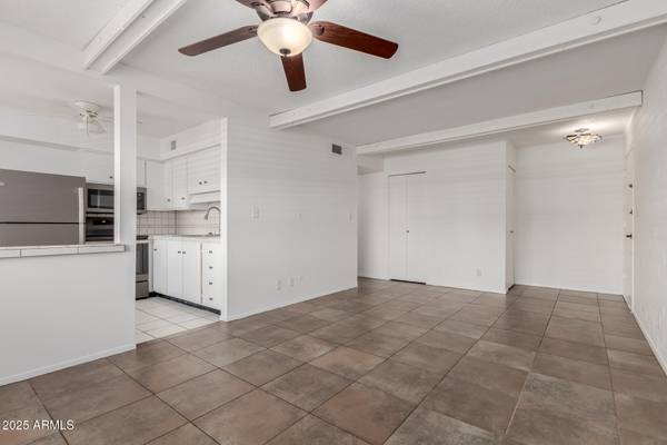 $160,000 / 2br - 888ft2 - 2 Bed Residential in Scottsdale (Scottsdale, AZ, $160,000) (Scottsdale, AZ)64024824918019124
